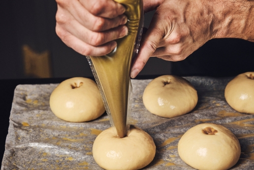Viennoiserie : la révolution du fourrage avant cuisson