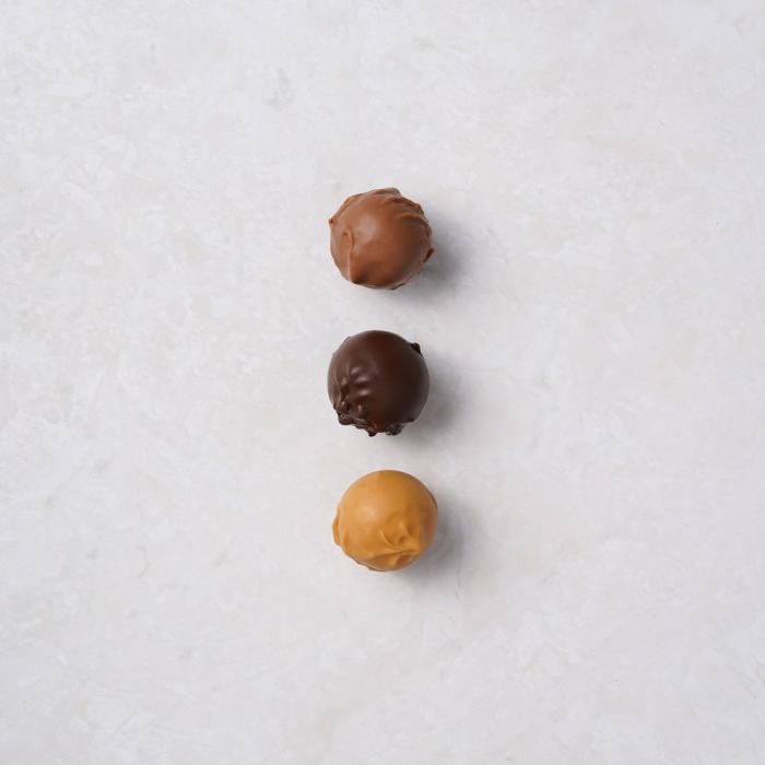 coffret 12 truffes 150g par valrhona