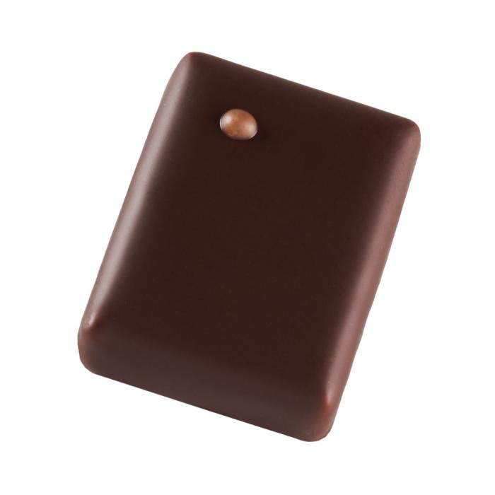 promesse praline amande noir par valrhona