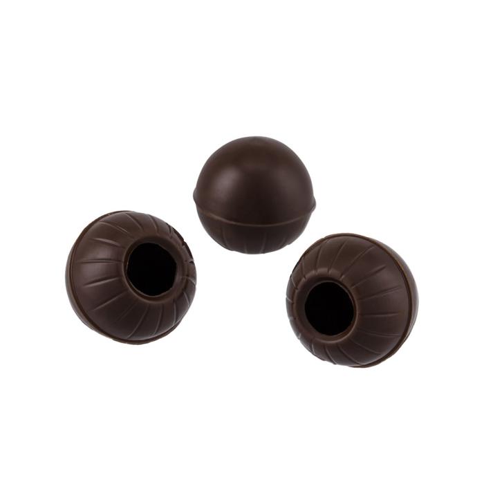 Boule creuse noire par Valrhona