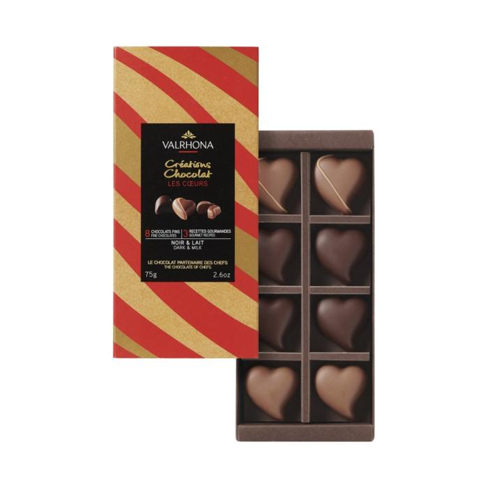 coffret 8 coeurs noir lait par valrhona