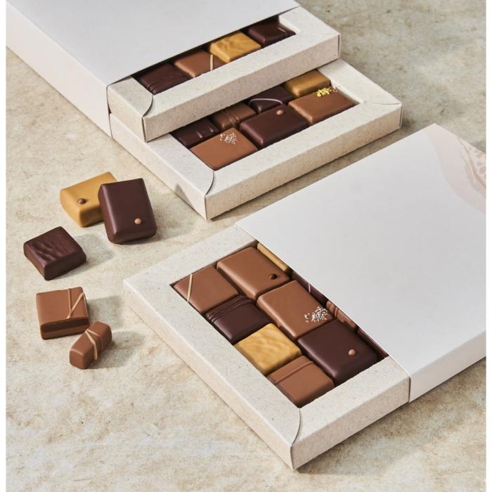 promesse praline amande noir par valrhona
