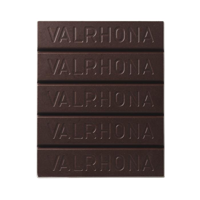 couverture noire oqo 73 par valrhona