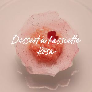 Dessert à l'assiette rosa